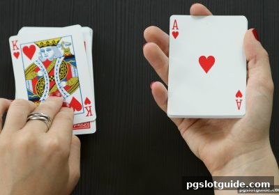 深化麻将转牌策略与骰宝大小玩法——pg电子游戏实战指南